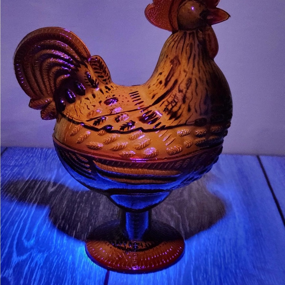 Vintage LE Smith Red Amberina Glass
Standing Covered
Rooster Candy Dish - Glows!